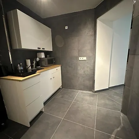 Adonis Apartment *
