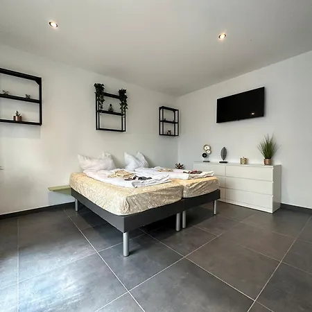 Apartment Adonis